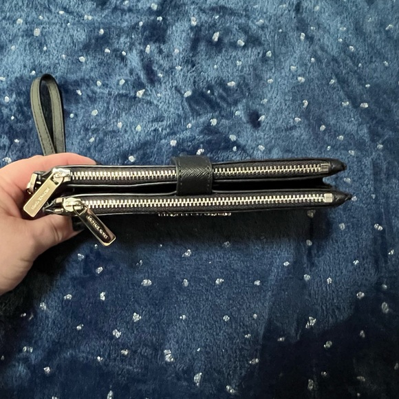 Michael Kors double zip logo cell phone wristlet - Picture 5 of 5